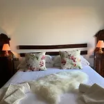 Casa Curlo Bed & Breakfast *